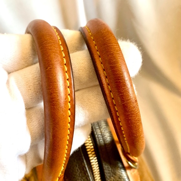 ❌ SOLD ❌Pre-owned Louis Vuitton Trouville Handbag - Picture 11 of 16